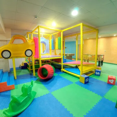 Aparthotel Complex Kamelia 4*