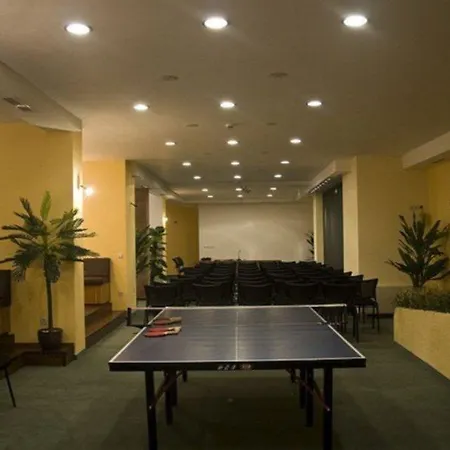 Aparthotel Complex Kamelia 4*