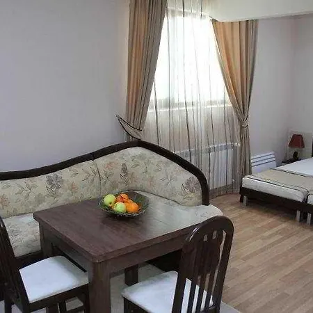 Complex Kamelia 4* Παμπόροβο
